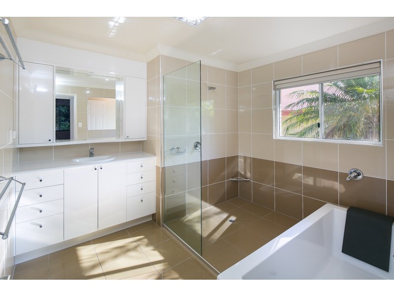 74 Shore Street East, Cleveland QLD 4163