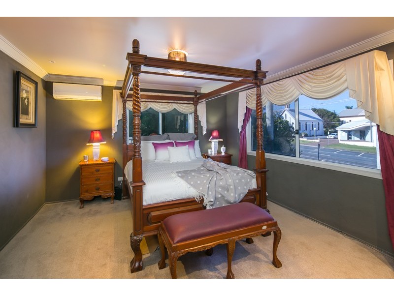 74 Shore Street East, Cleveland QLD 4163