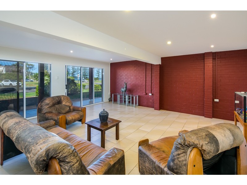 74 Shore Street East, Cleveland QLD 4163