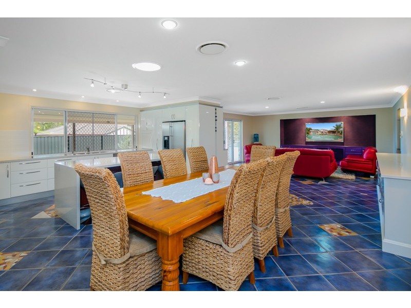 87 Barron Road, Birkdale QLD 4159