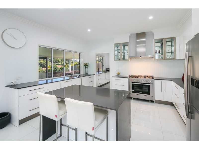 31 Magnetic Place, Redland Bay QLD 4165