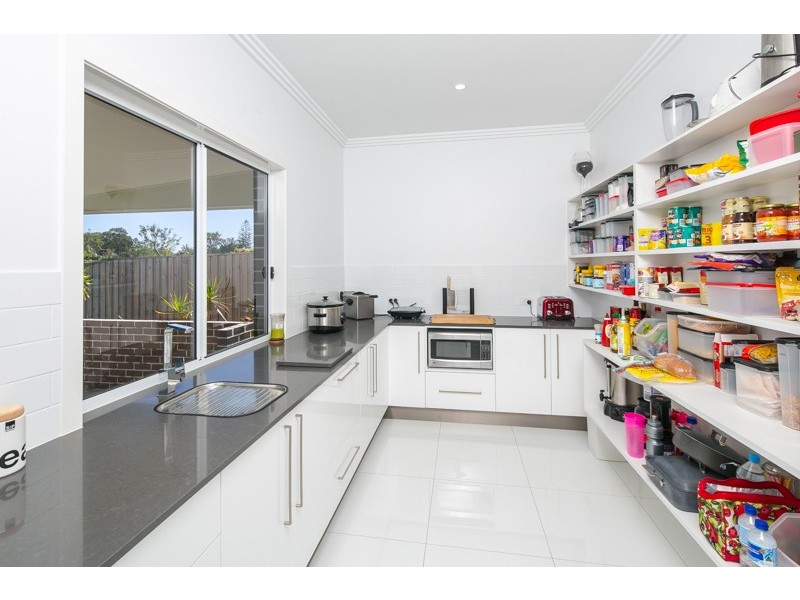 31 Magnetic Place, Redland Bay QLD 4165