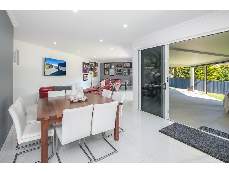 31 Magnetic Place, Redland Bay QLD 4165