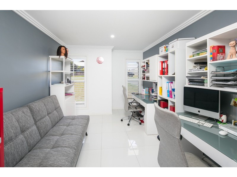 31 Magnetic Place, Redland Bay QLD 4165