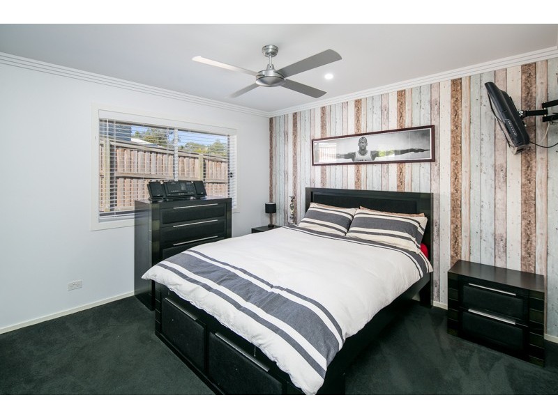 31 Magnetic Place, Redland Bay QLD 4165