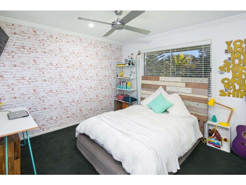 31 Magnetic Place, Redland Bay QLD 4165