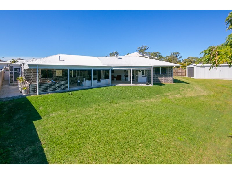 31 Magnetic Place, Redland Bay QLD 4165