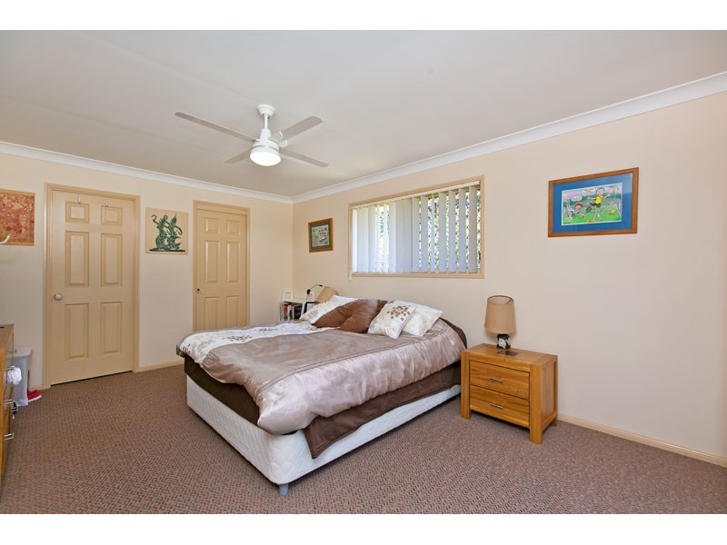 1 Potts Place, Redland Bay QLD 4165