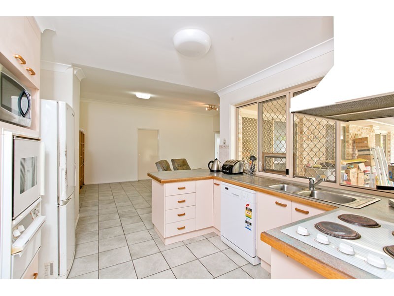 4 Romney Close, Birkdale QLD 4159