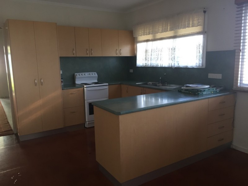 129 South Street, Cleveland QLD 4163