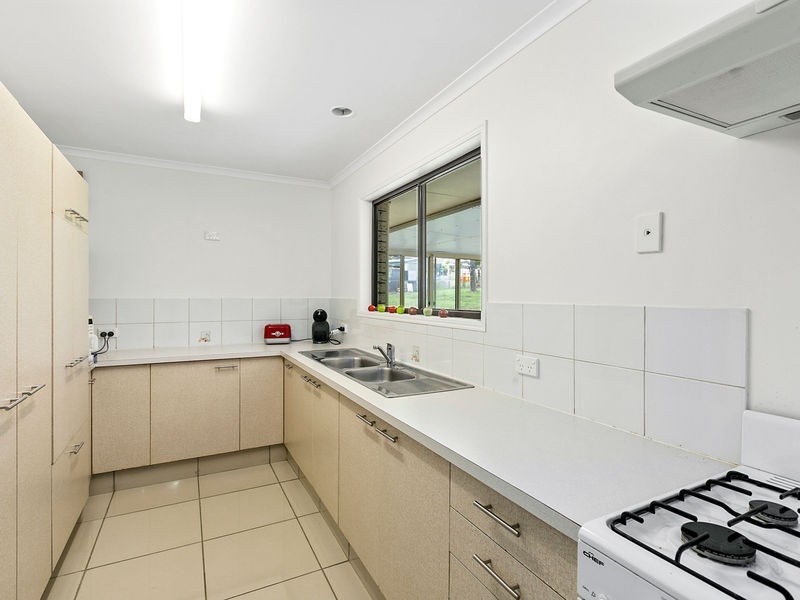 33 Muriel Street, Redland Bay QLD 4165
