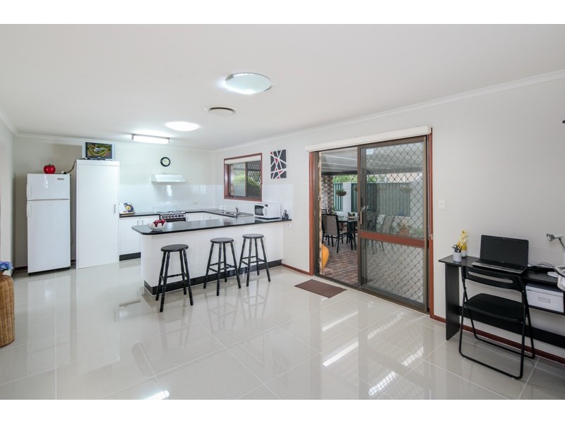 1 Whiting Place, Manly West QLD 4179