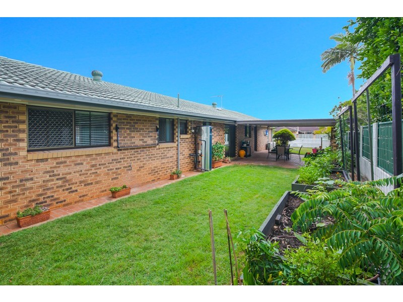 1 Whiting Place, Manly West QLD 4179