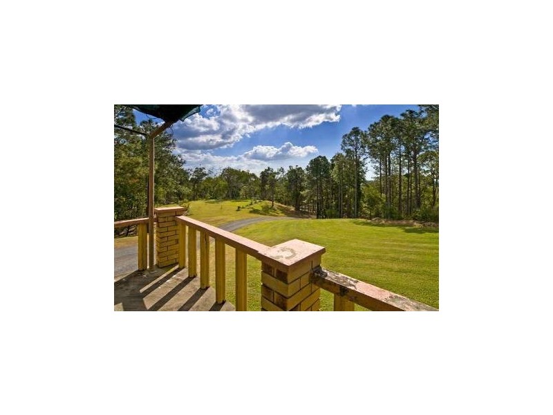 62 Giles Road, Redland Bay QLD 4165