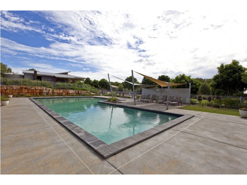 29 Shaw Place, Redland Bay QLD 4165