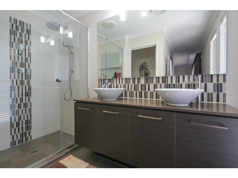 17 Coburg Street East, Cleveland QLD 4163