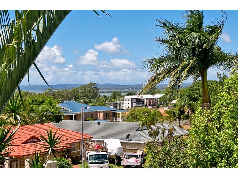 16 Moreton View Parade, Redland Bay QLD 4165