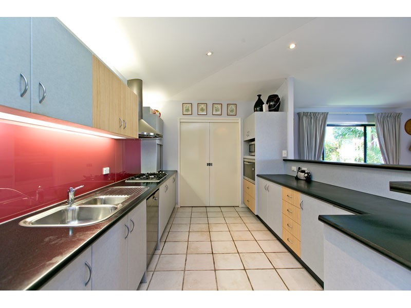 16 Moreton View Parade, Redland Bay QLD 4165