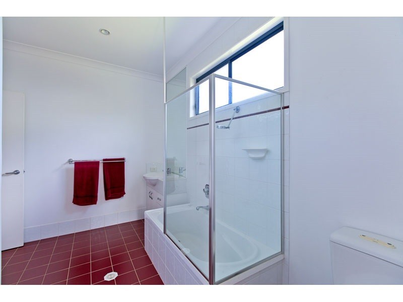 16 Moreton View Parade, Redland Bay QLD 4165