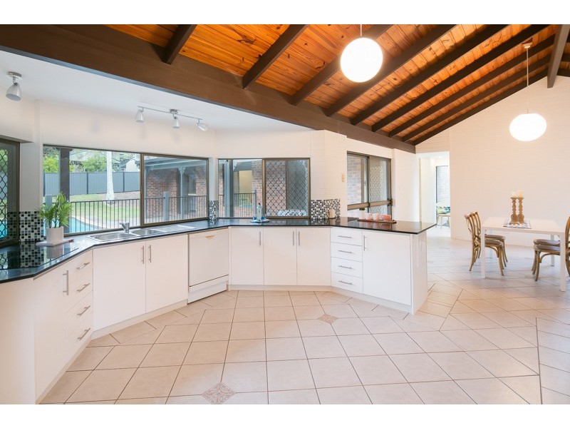 37 Woodlands Drive, Thornlands QLD 4164