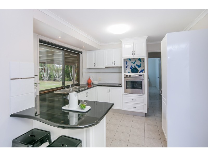 37 Catherine St, Birkdale QLD 4159