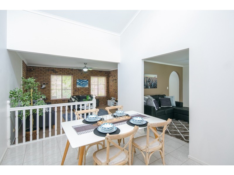 37 Catherine St, Birkdale QLD 4159