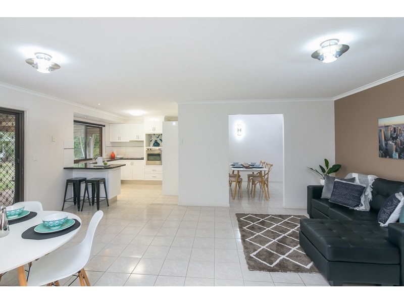 37 Catherine St, Birkdale QLD 4159