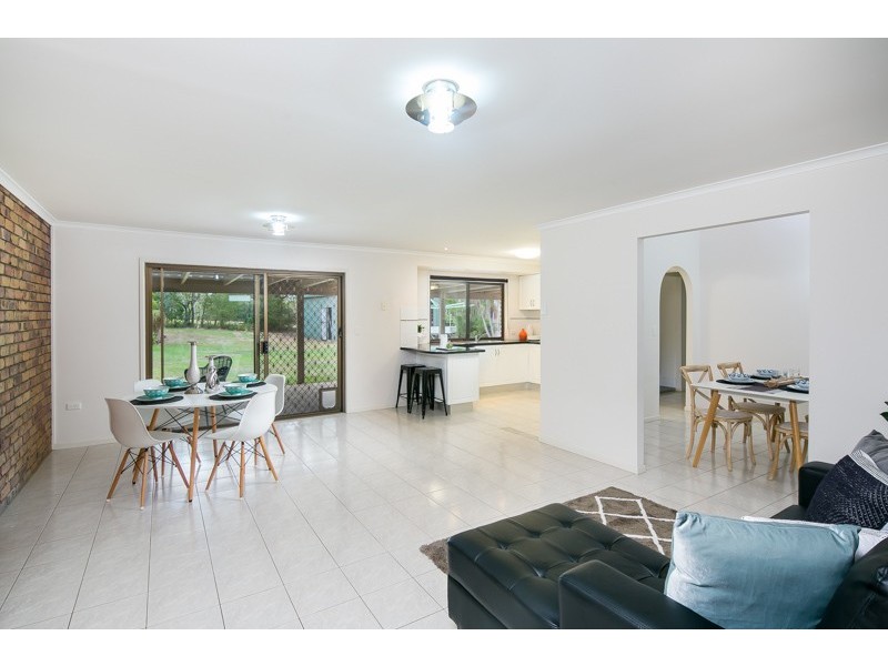 37 Catherine St, Birkdale QLD 4159