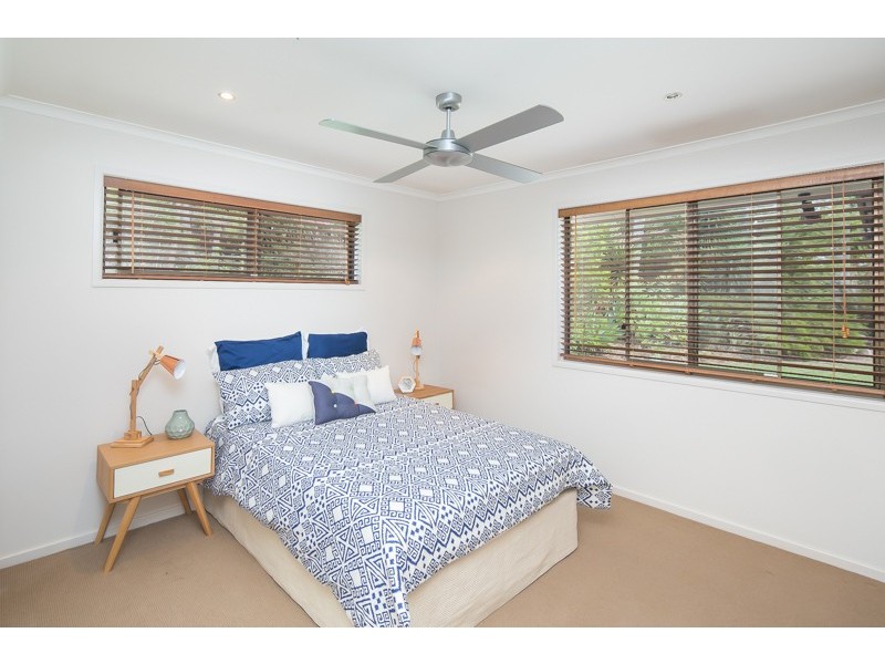 37 Catherine St, Birkdale QLD 4159