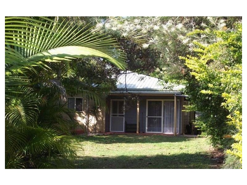 34 Noyes Parade, Karragarra Island QLD 4184