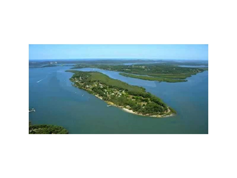 34 Noyes Parade, Karragarra Island QLD 4184