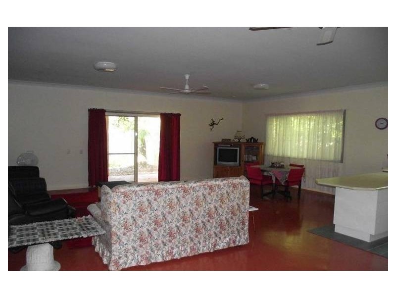 34 Noyes Parade, Karragarra Island QLD 4184