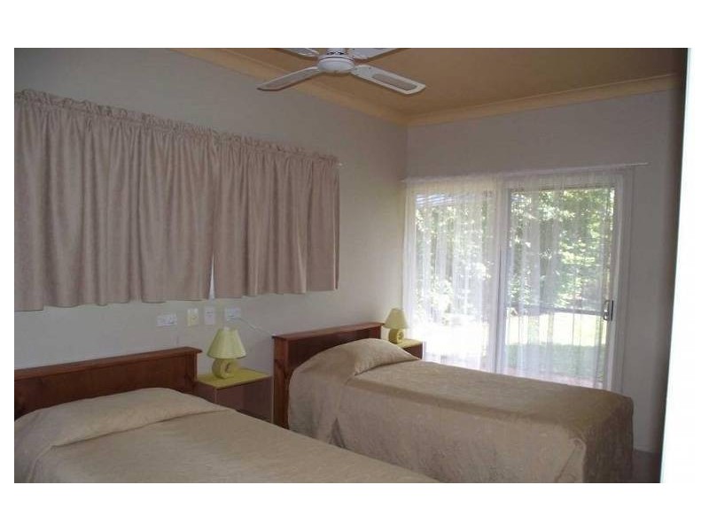 34 Noyes Parade, Karragarra Island QLD 4184