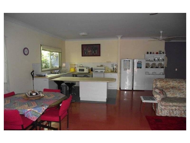 34 Noyes Parade, Karragarra Island QLD 4184