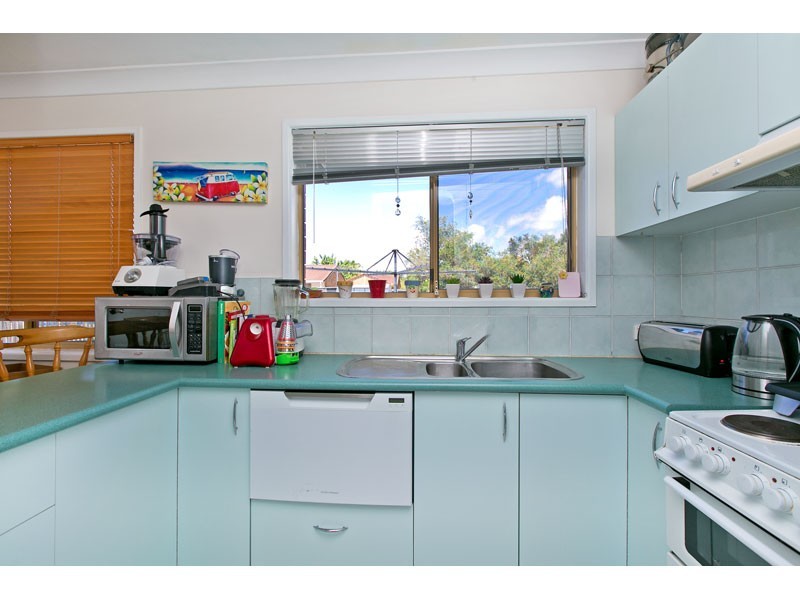 19 Anita Street, Redland Bay QLD 4165