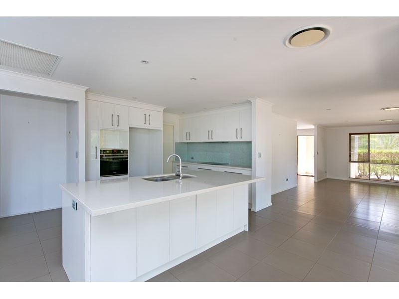 13 Korsman Drive, Thornlands QLD 4164