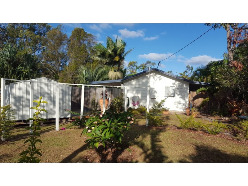 2 Heath Street, Macleay Island QLD 4184