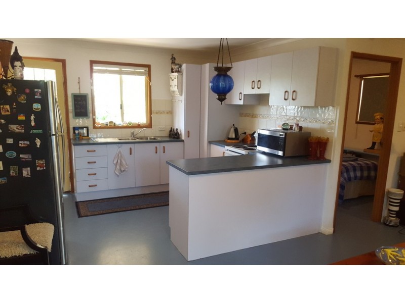 2 Heath Street, Macleay Island QLD 4184