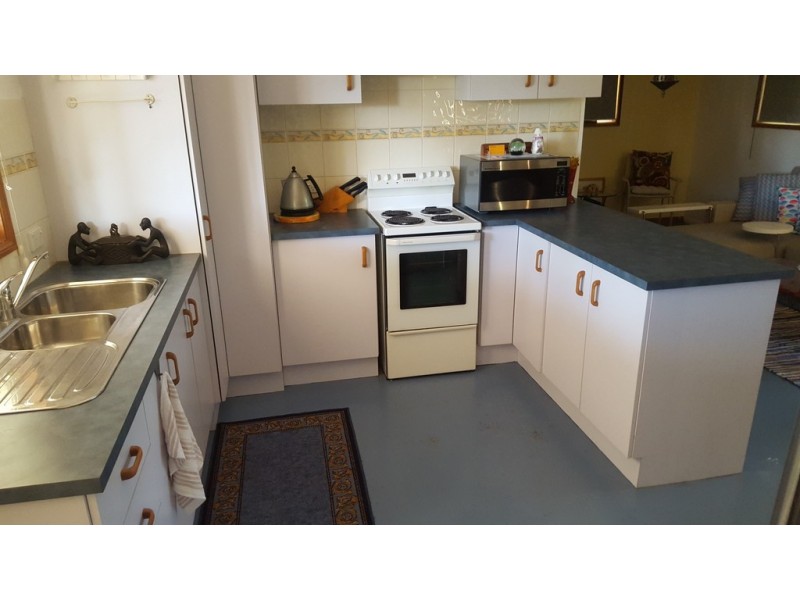 2 Heath Street, Macleay Island QLD 4184