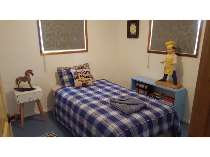 2 Heath Street, Macleay Island QLD 4184