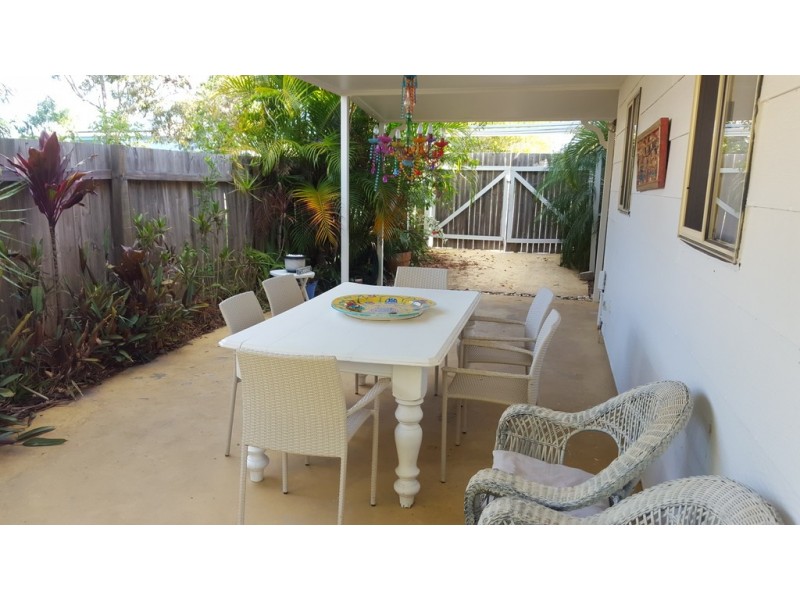 2 Heath Street, Macleay Island QLD 4184