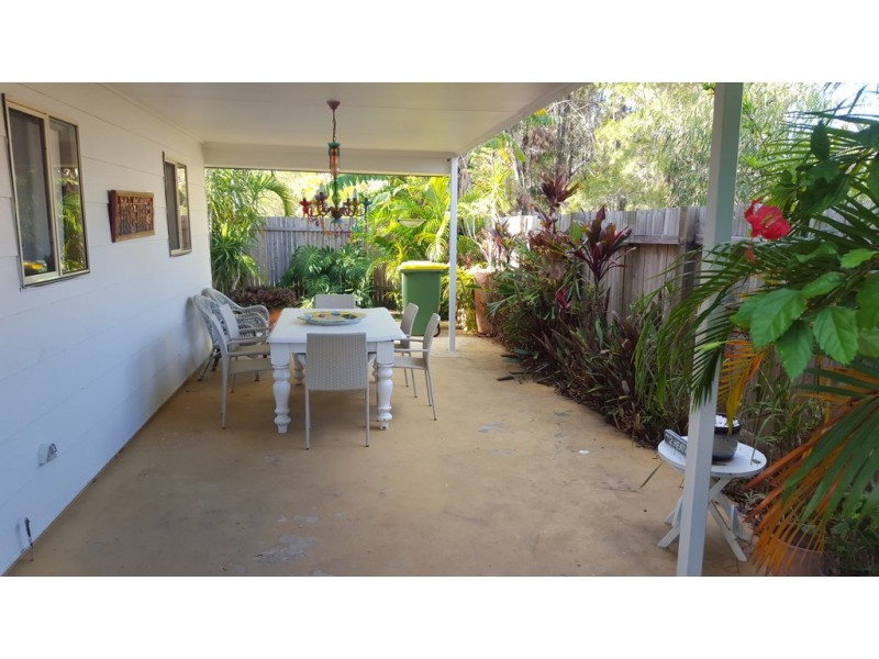 2 Heath Street, Macleay Island QLD 4184