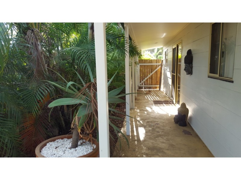 2 Heath Street, Macleay Island QLD 4184