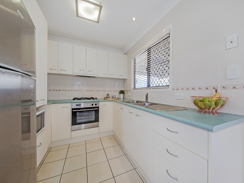 2 Lake View Drive, Thornlands QLD 4164