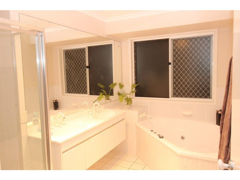 13 Fulham Court, Birkdale QLD 4159