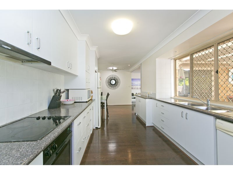 3 Queensbury Street, Wellington Point QLD 4160