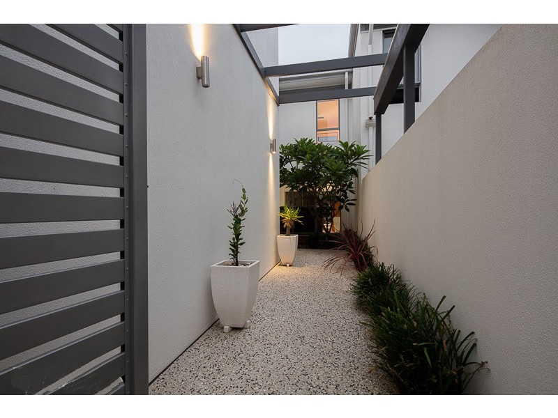 21/92-94 Sturgeon Street, Ormiston QLD 4160