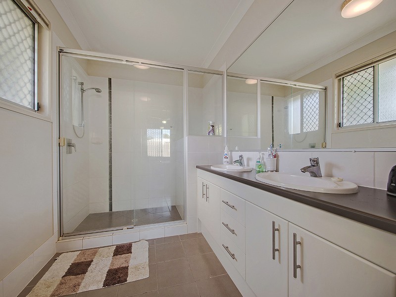 14 Gilchrist Street, Wellington Point QLD 4160