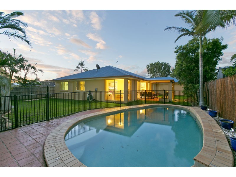 1 Cedarview Place, Wellington Point QLD 4160