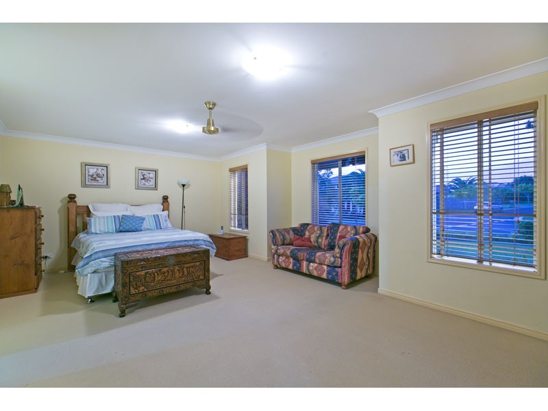 1 Cedarview Place, Wellington Point QLD 4160